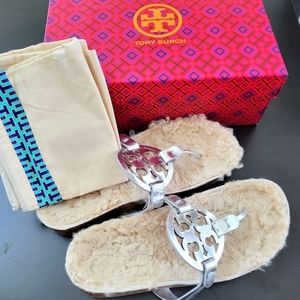 NWB Tory Burch shearling flip flops